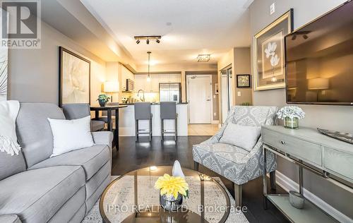 102 - 1045 Nadalin Heights, Milton (Willmott), ON - Indoor Photo Showing Living Room