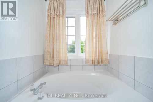 2609 Longridge Crescent, Oakville (River Oaks), ON - Indoor Photo Showing Bathroom