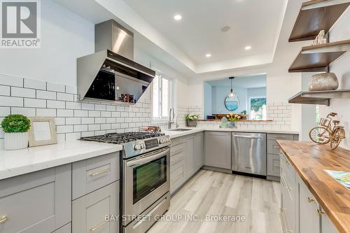 5027 Northern Lights Circle, Mississauga (Hurontario), ON - Indoor Photo Showing Kitchen With Upgraded Kitchen