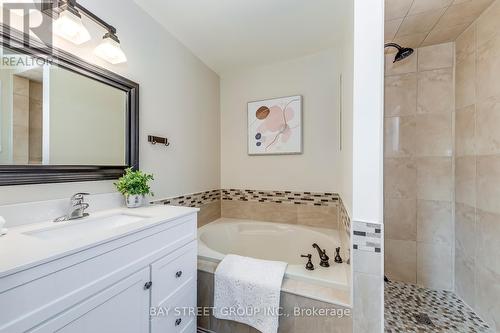 5027 Northern Lights Circle, Mississauga (Hurontario), ON - Indoor Photo Showing Bathroom