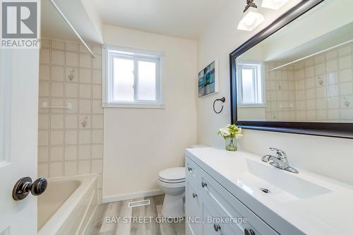 5027 Northern Lights Circle, Mississauga (Hurontario), ON - Indoor Photo Showing Bathroom