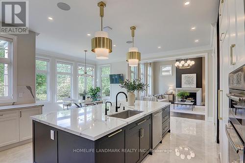 3253 Sawmill Street, Oakville, ON - Indoor Photo Showing Kitchen With Upgraded Kitchen