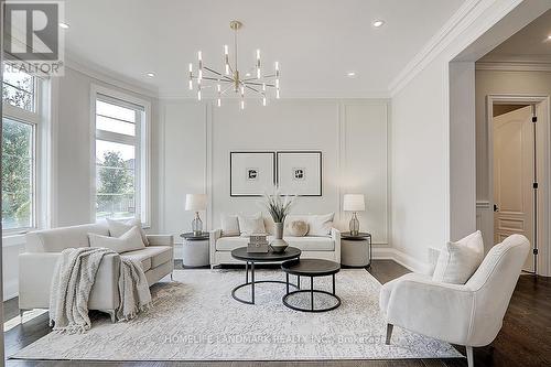 3253 Sawmill Street, Oakville, ON - Indoor Photo Showing Living Room