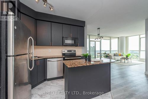 2008 - 225 Webb Drive, Mississauga (City Centre), ON - Indoor Photo Showing Kitchen With Upgraded Kitchen