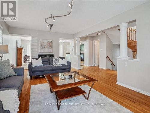 5649 Condor Place, Mississauga (East Credit), ON - Indoor Photo Showing Living Room