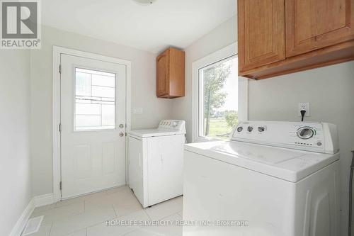 19500 Mississauga Road, Caledon, ON - Indoor Photo Showing Laundry Room