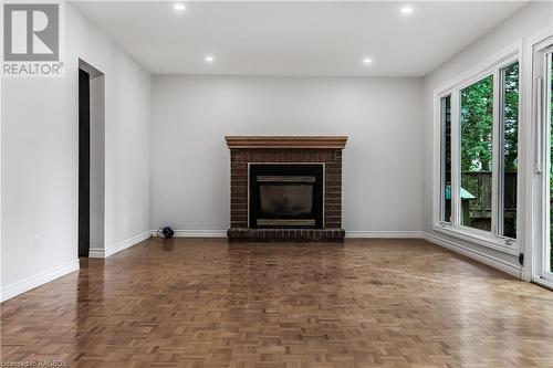 453 2Nd Avenue W, Owen Sound, ON - Indoor Photo Showing Living Room With Fireplace