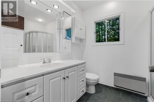 453 2Nd Avenue W, Owen Sound, ON - Indoor Photo Showing Bathroom