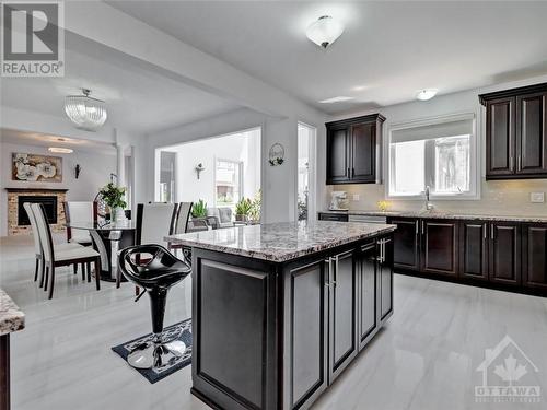 107 Dun Skipper Drive, Ottawa, ON - Indoor Photo Showing Kitchen With Upgraded Kitchen