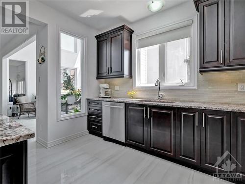 107 Dun Skipper Drive, Ottawa, ON - Indoor Photo Showing Kitchen