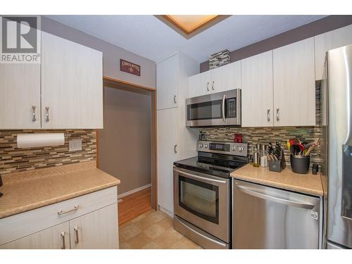 4103 26 Street, Vernon, BC - Indoor Photo Showing Kitchen