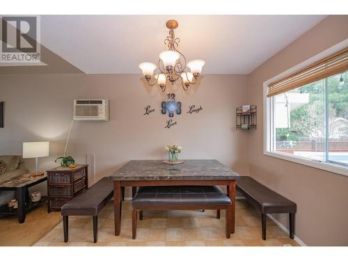 4103 26 Street, Vernon, BC - Indoor Photo Showing Dining Room