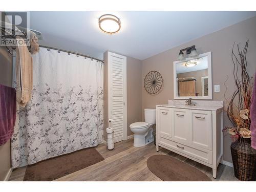 4103 26 Street, Vernon, BC - Indoor Photo Showing Bathroom