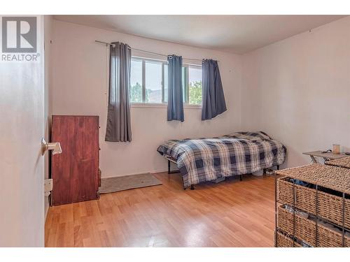 1702 42 Street, Vernon, BC - Indoor Photo Showing Bedroom