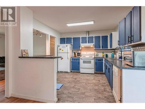 1702 42 Street, Vernon, BC - Indoor Photo Showing Kitchen