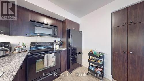 3104 - 125 Village Green Square, Toronto (Agincourt South-Malvern West), ON - Indoor Photo Showing Kitchen