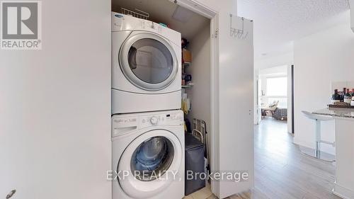 3104 - 125 Village Green Square, Toronto (Agincourt South-Malvern West), ON - Indoor Photo Showing Laundry Room