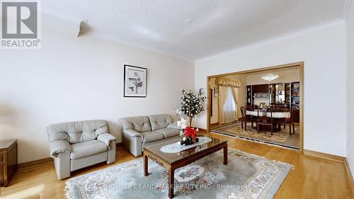 29 Scotland Road, Toronto (Agincourt South-Malvern West), ON - Indoor Photo Showing Living Room