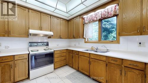 29 Scotland Road, Toronto (Agincourt South-Malvern West), ON - Indoor Photo Showing Kitchen With Double Sink