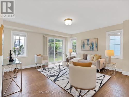 40 Creekvalley Lane, Markham (Angus Glen), ON - Indoor Photo Showing Living Room