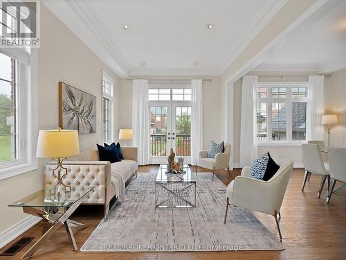 40 Creekvalley Lane, Markham (Angus Glen), ON - Indoor Photo Showing Living Room