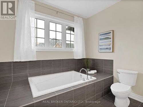 40 Creekvalley Lane, Markham (Angus Glen), ON - Indoor Photo Showing Bathroom