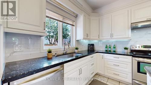 295 Calvert Road, Markham (Cachet), ON - Indoor Photo Showing Kitchen With Upgraded Kitchen