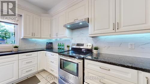 295 Calvert Road, Markham (Cachet), ON - Indoor Photo Showing Kitchen