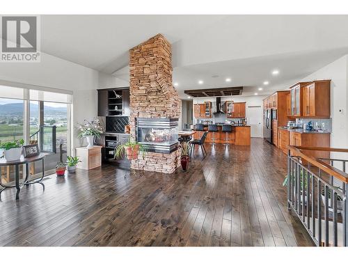 1720 Morrison Road, Kelowna, BC - Indoor Photo Showing Living Room With Fireplace