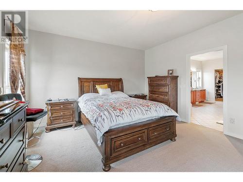 1720 Morrison Road, Kelowna, BC - Indoor Photo Showing Bedroom