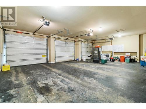 1720 Morrison Road, Kelowna, BC - Indoor Photo Showing Garage