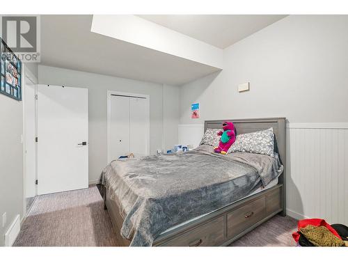 1720 Morrison Road, Kelowna, BC - Indoor Photo Showing Bedroom