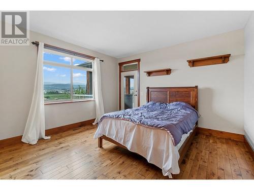 1720 Morrison Road, Kelowna, BC - Indoor Photo Showing Bedroom