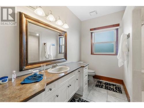 1720 Morrison Road, Kelowna, BC - Indoor Photo Showing Bathroom