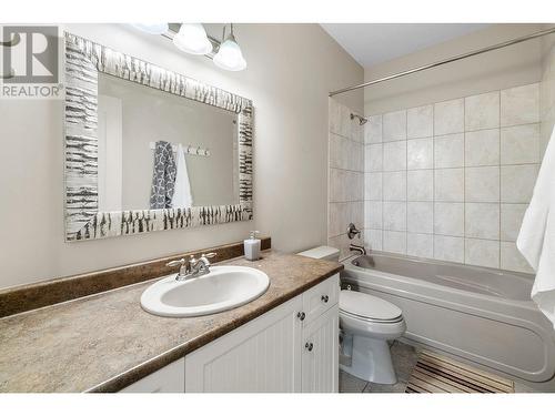 1720 Morrison Road, Kelowna, BC - Indoor Photo Showing Bathroom