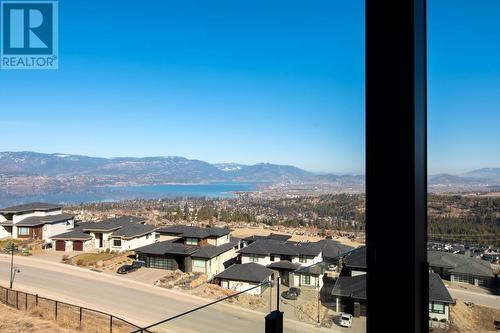 1018 Emslie Street, Kelowna, BC - Outdoor With View