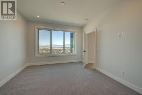 1018 Emslie Street, Kelowna, BC - Indoor Photo Showing Other Room