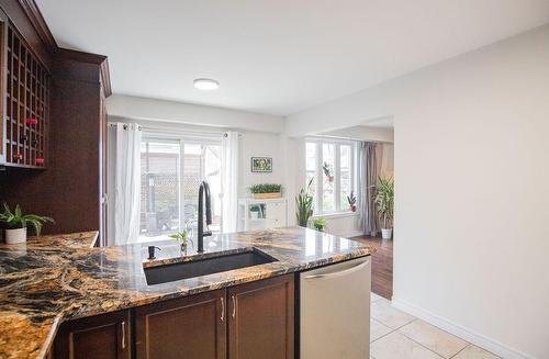 754 Roxborough Avenue, Hamilton, ON - Indoor Photo Showing Kitchen