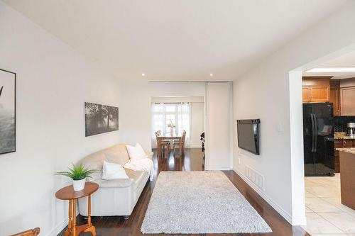 754 Roxborough Avenue, Hamilton, ON - Indoor Photo Showing Living Room