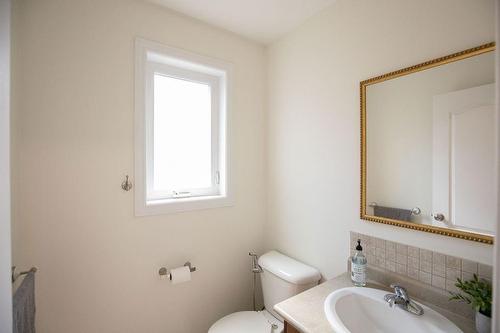 754 Roxborough Avenue, Hamilton, ON - Indoor Photo Showing Bathroom