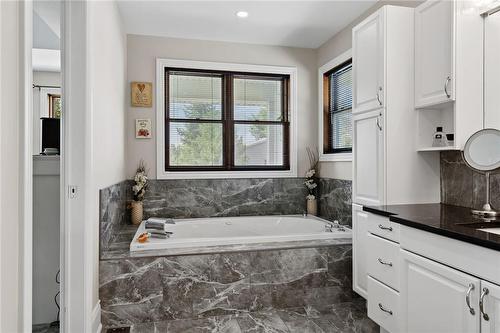 2361 Townline Road, Fort Erie, ON - Indoor Photo Showing Bathroom