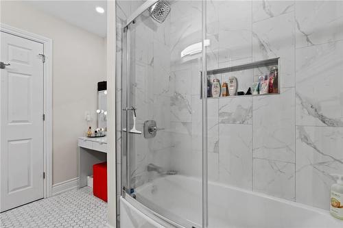 2361 Townline Road, Fort Erie, ON - Indoor Photo Showing Bathroom