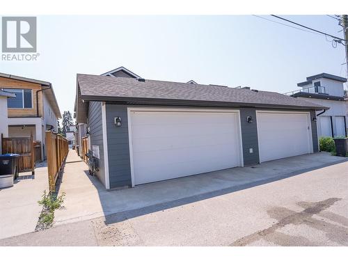 1046 Martin Avenue Unit# 4, Kelowna, BC - Outdoor