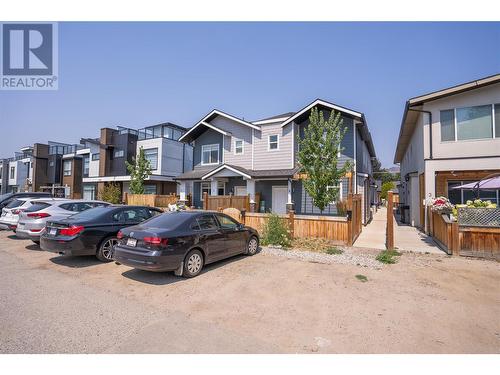 1046 Martin Avenue Unit# 4, Kelowna, BC - Outdoor