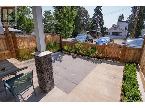 1046 Martin Avenue Unit# 4, Kelowna, BC - Outdoor