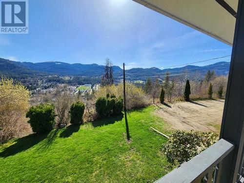 1755 Mountain  Street, Fruitvale, BC - Outdoor With View