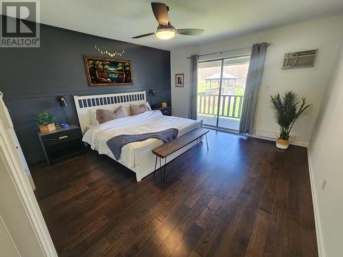 1755 Mountain  Street, Fruitvale, BC - Indoor Photo Showing Bedroom