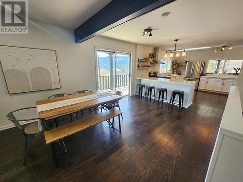 1755 Mountain  Street, Fruitvale, BC - Indoor Photo Showing Dining Room