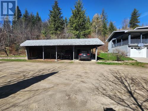 1755 Mountain  Street, Fruitvale, BC - Outdoor With Deck Patio Veranda