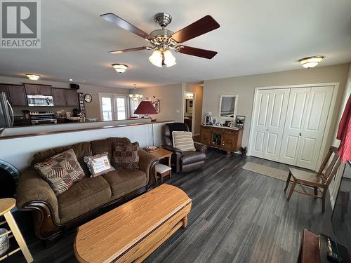 5641 Birch Drive, Fort Nelson, BC - Indoor Photo Showing Living Room